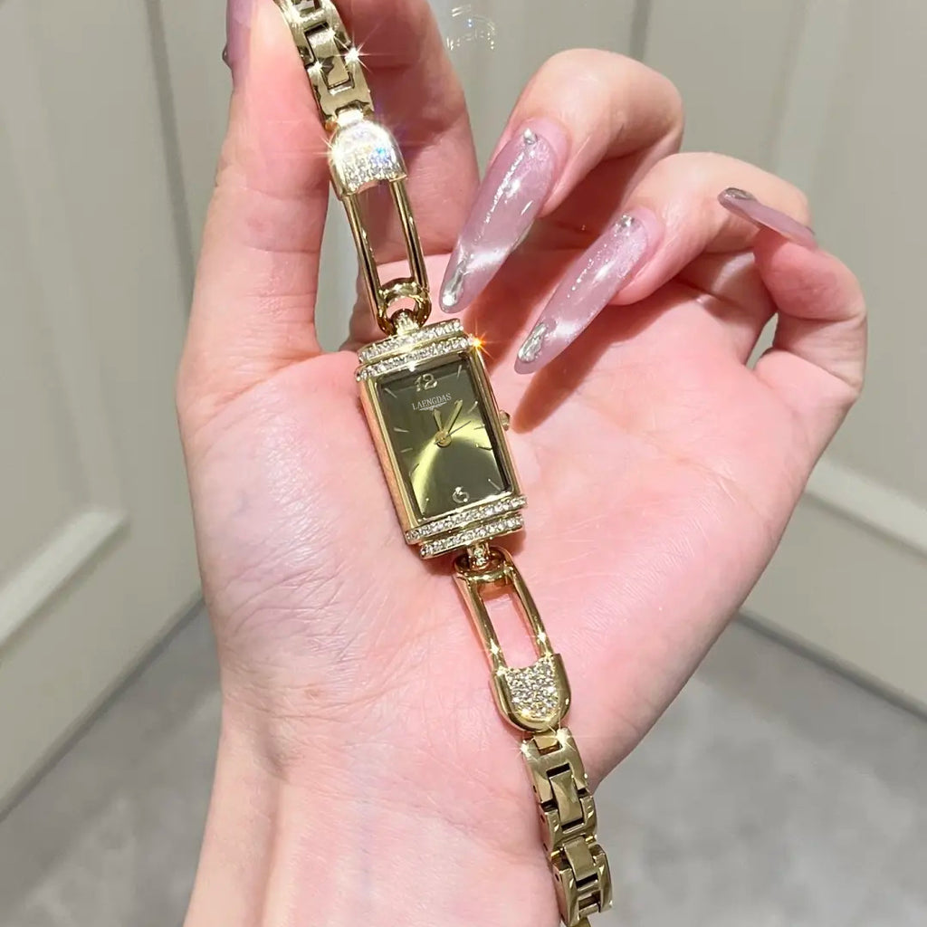 Petite Pin-style montre pour les femmes un choix de niche