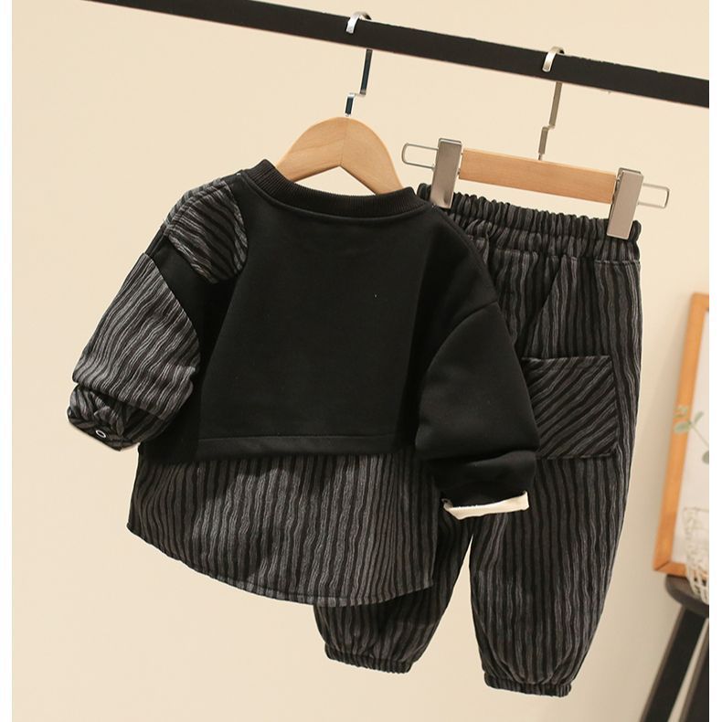 Hoodie et pantalons pour garçons