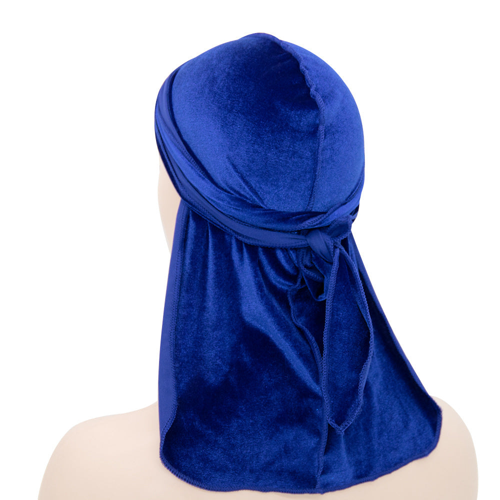 Chapeau à longue queue de velours