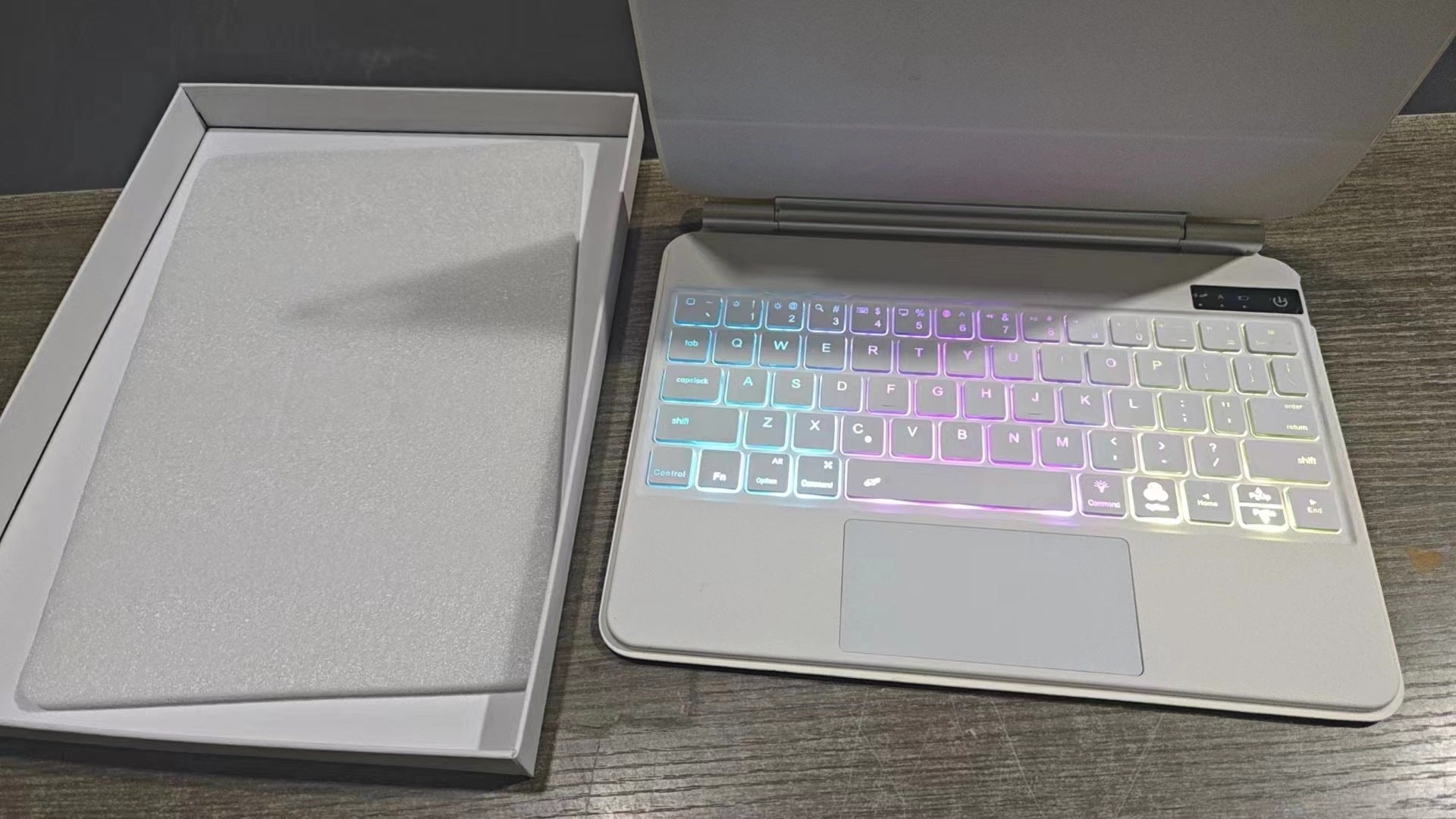 Clavier de contrôle magique Suspension pour ordinateur comprimé intégré tablette Aspiration magnétique P