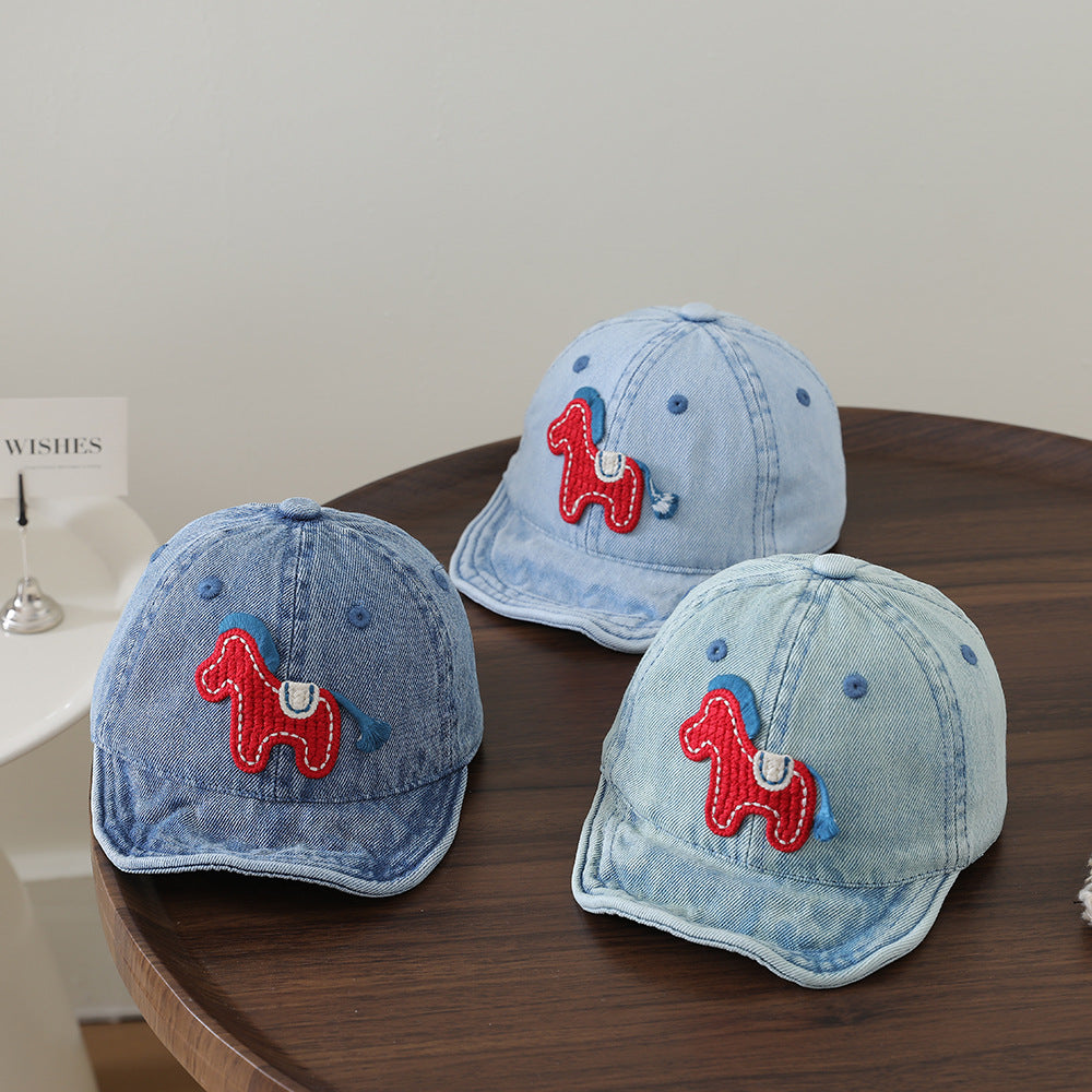 Chapeau de canard denim lavé à l'eau pour nourrissons avec cheval rouge brodé trois dimensions mignon A