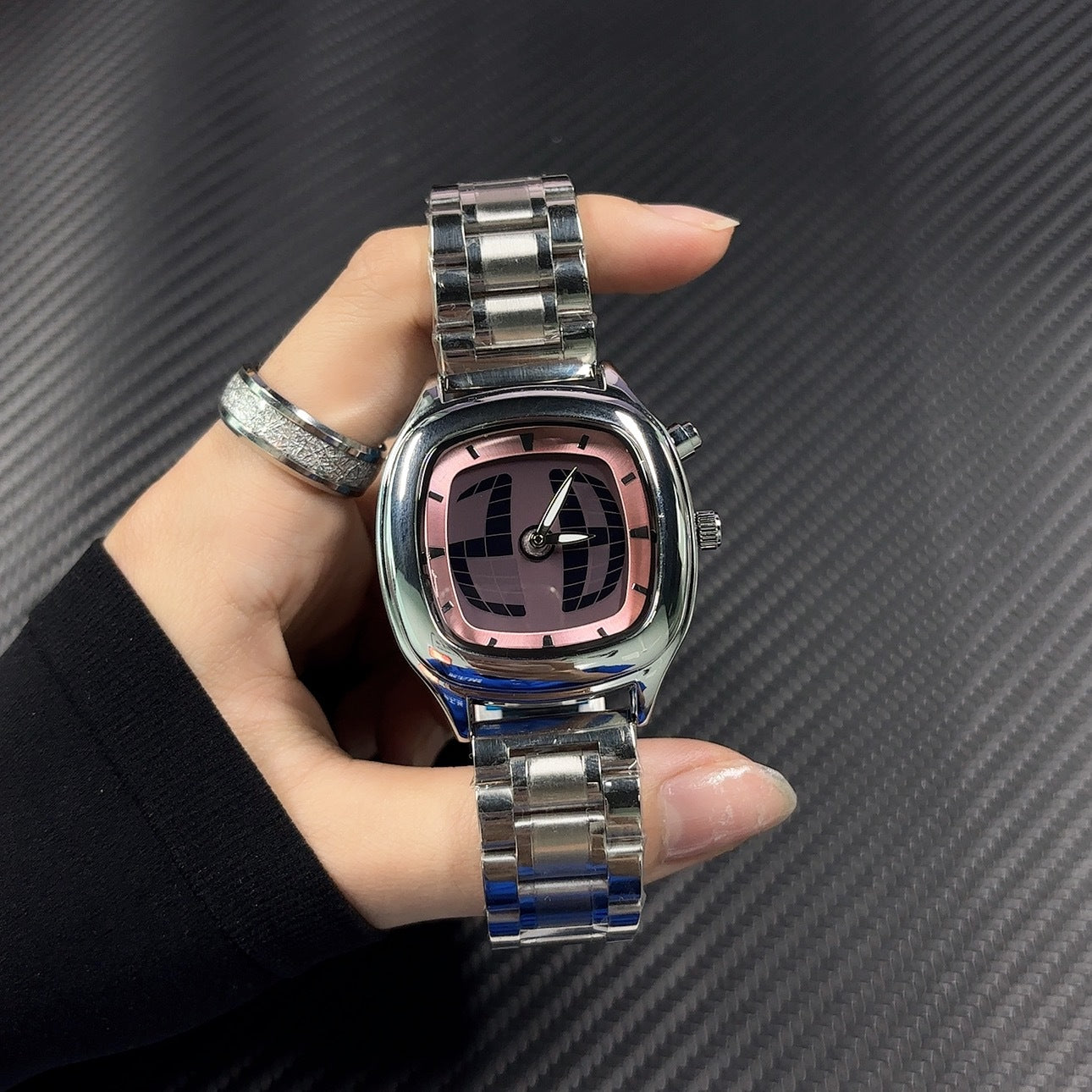 Montre d'affichage numérique de style rétro avec mains et chiffresexclusive Trendy Quartz Montre