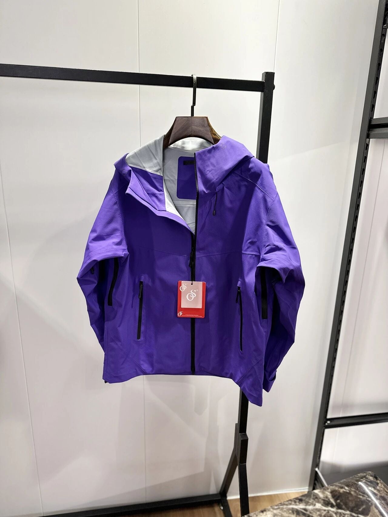 Veste de brise-vent imperméable à capuche légère pour hommes résistant au vent