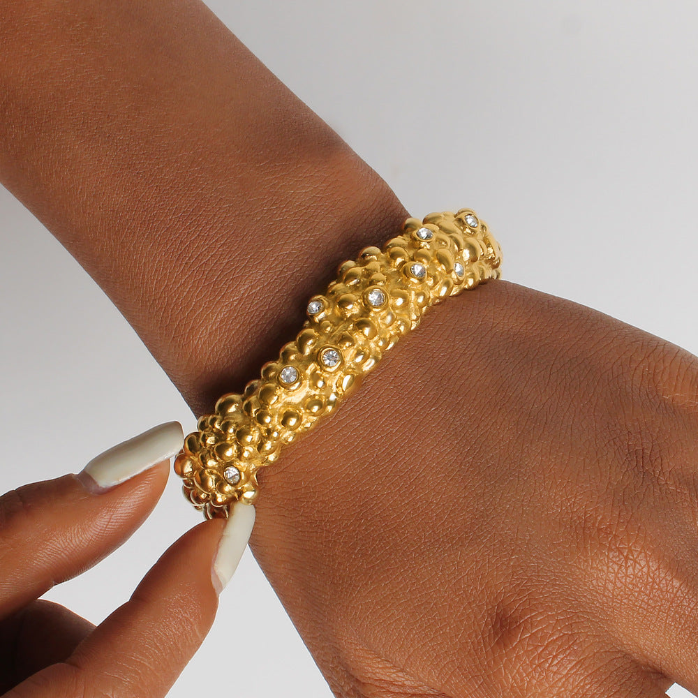 Bracelet véritable en acier de titane or 18K pour les femmes haut de gamme et subtilement luxueuse
