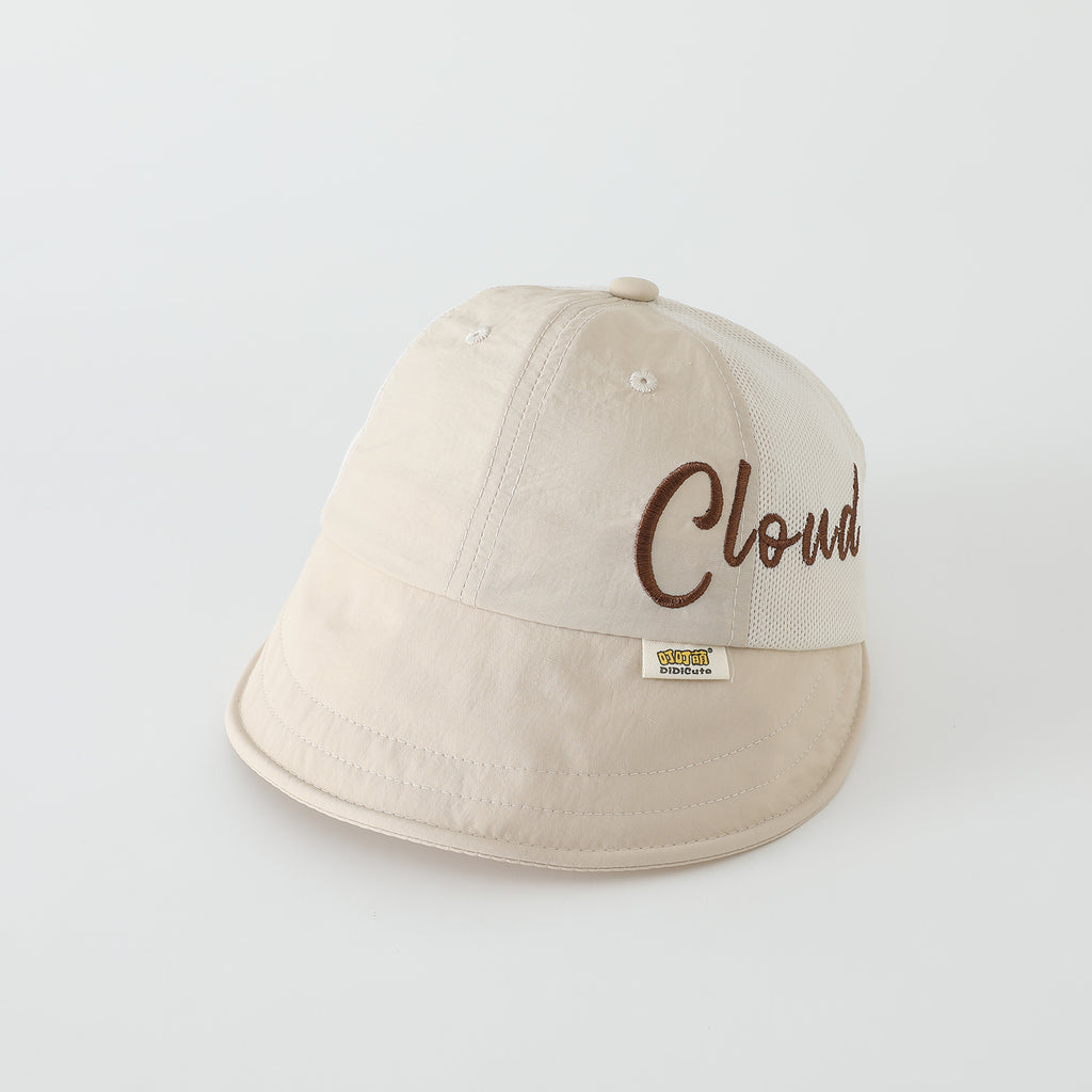 Chapeau de soleil de broderie anglaise pour enfants d'été avec tissu de filet latéral pour la ventilation et doux