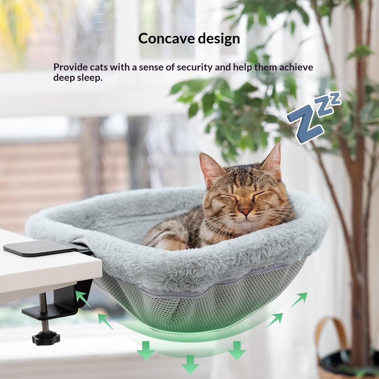 Le lit de chat de bureau peut servir de substitut pour un bureau de chat