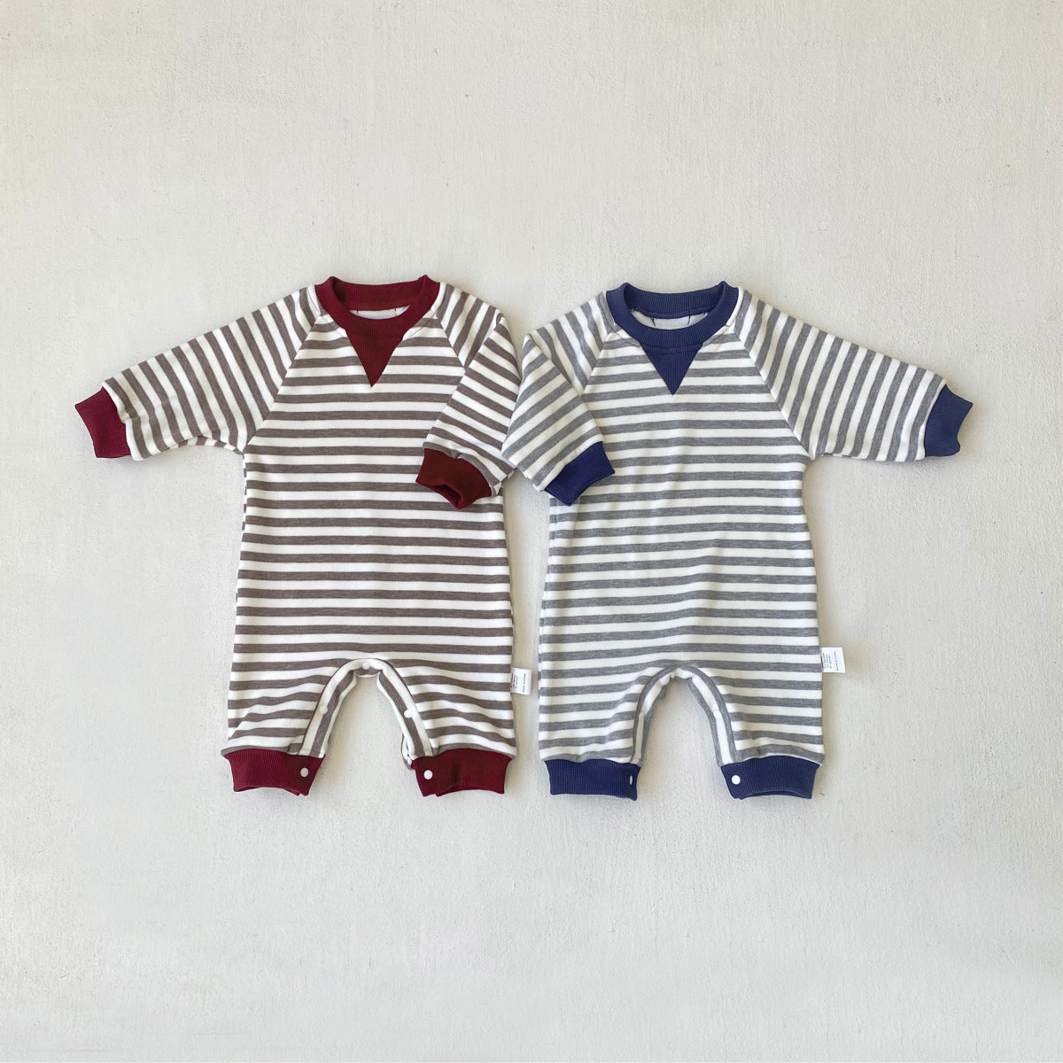 Design à rayures pour bébé en polaire d'hiver