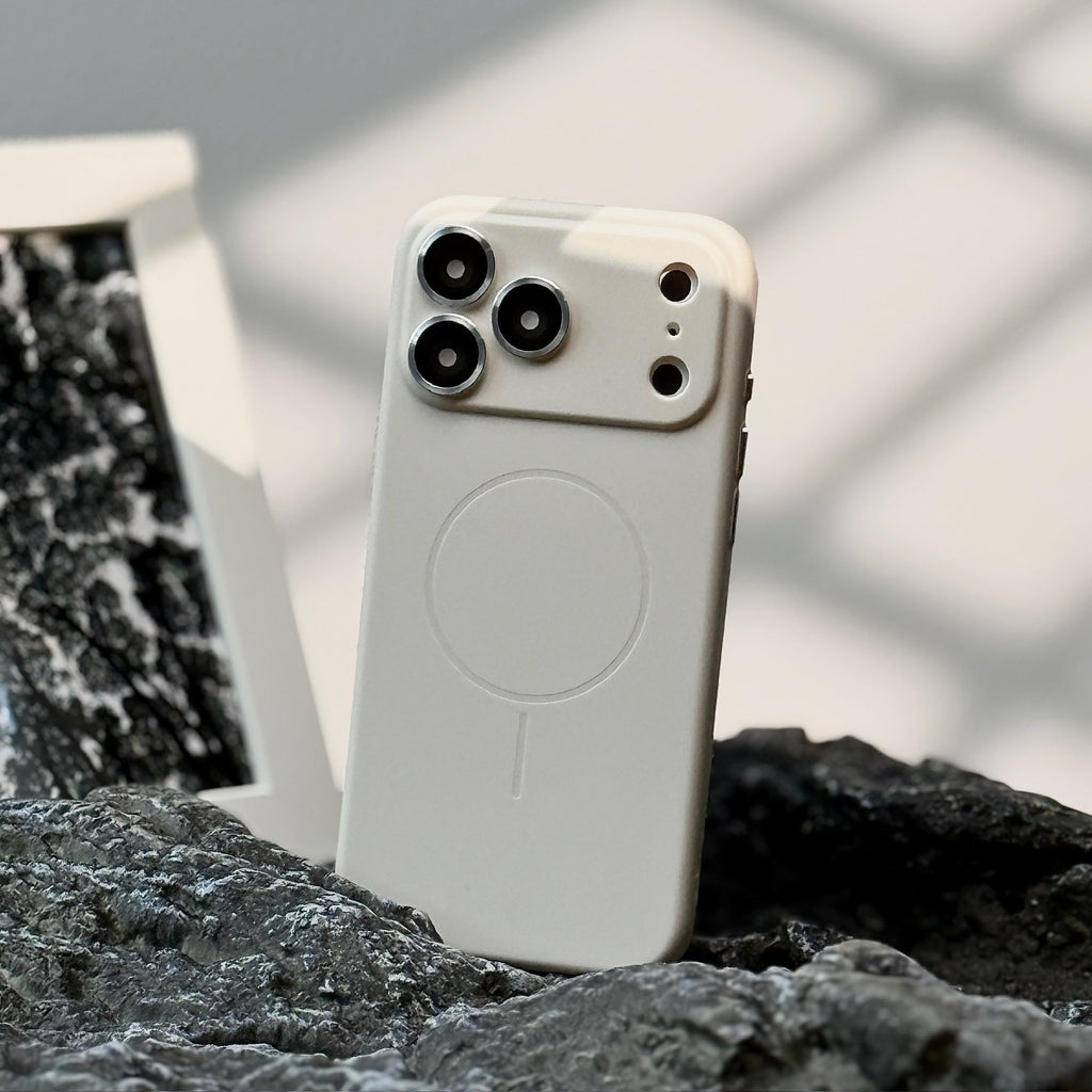 Skin Frosted Feeling Magnetic Suction Telephone Case Protecteur Lens All-inclusive Drop-resista