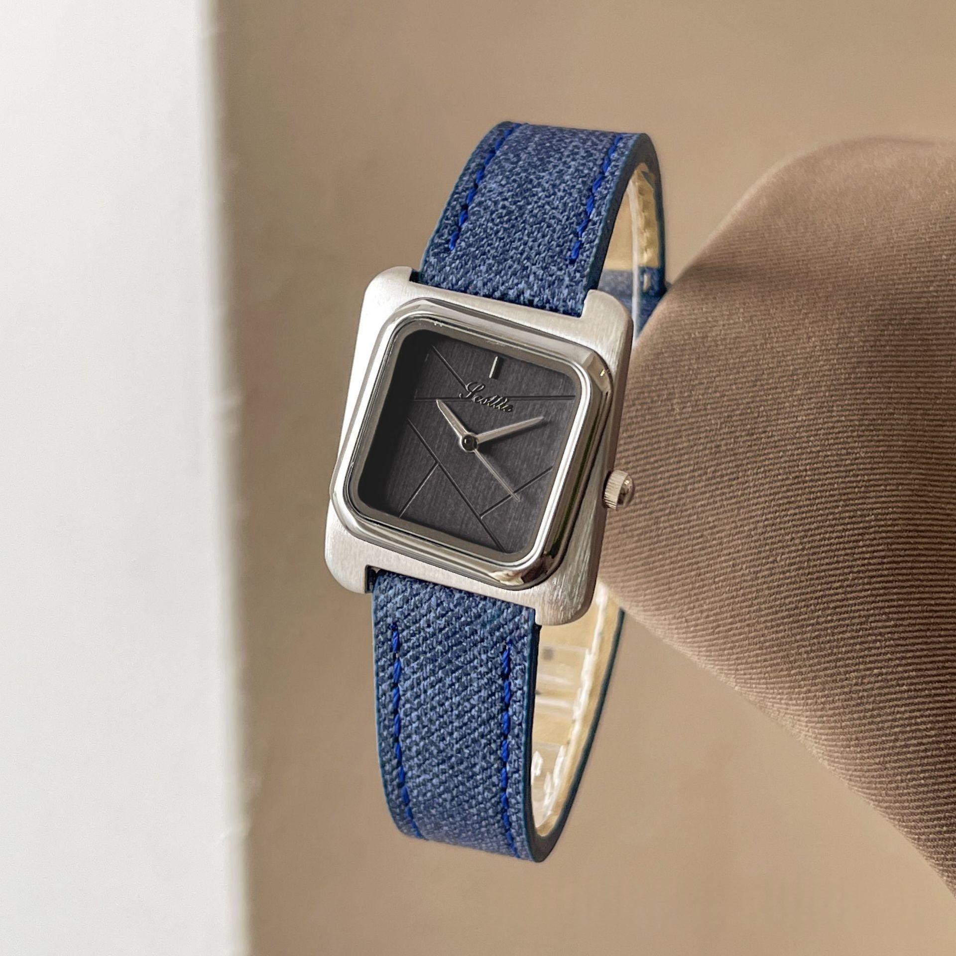 Montre Quartz étanche en acier carré