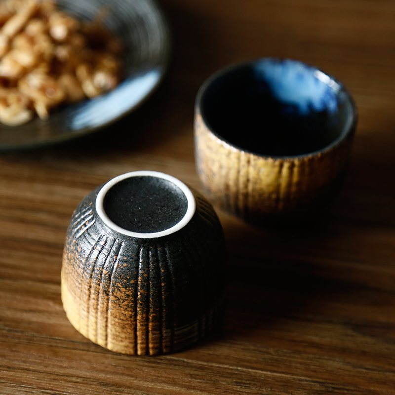 Ensemble de bouteilles en céramique japonaise