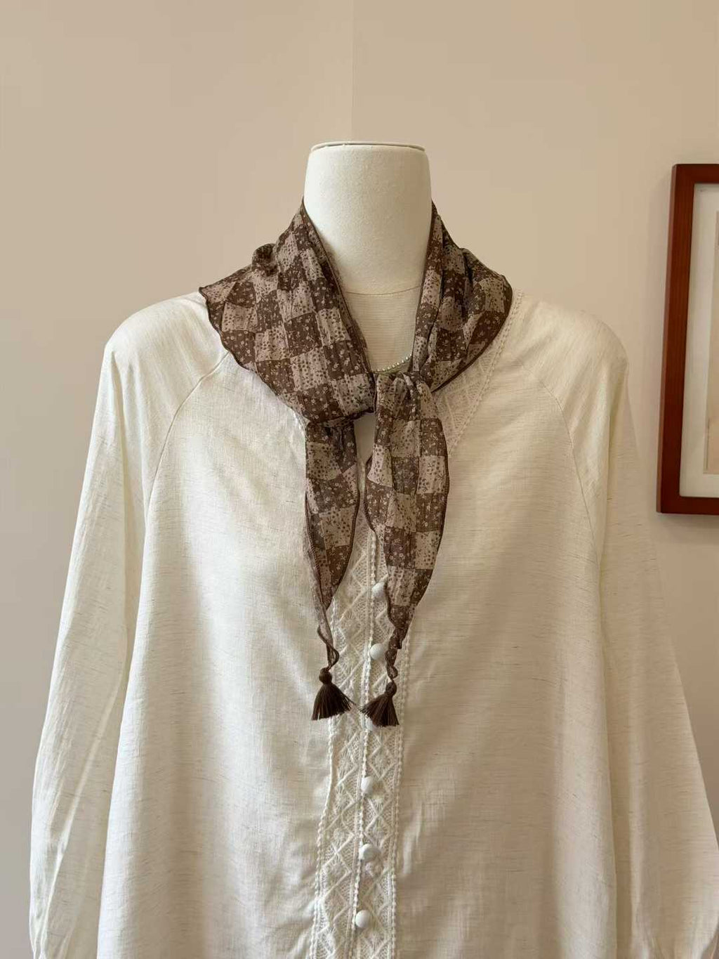Écharpe de Triangle de Tassel en Plaid Floral léger