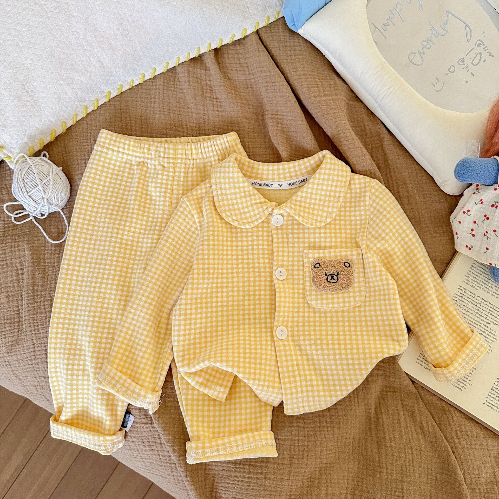 Jeu de deux pièces de vêtements de maison brossé pour garçons