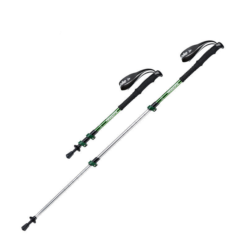 Poles de trekking en plein air avec trois sections