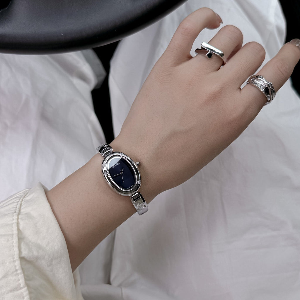 Montre bracelet disque ovale