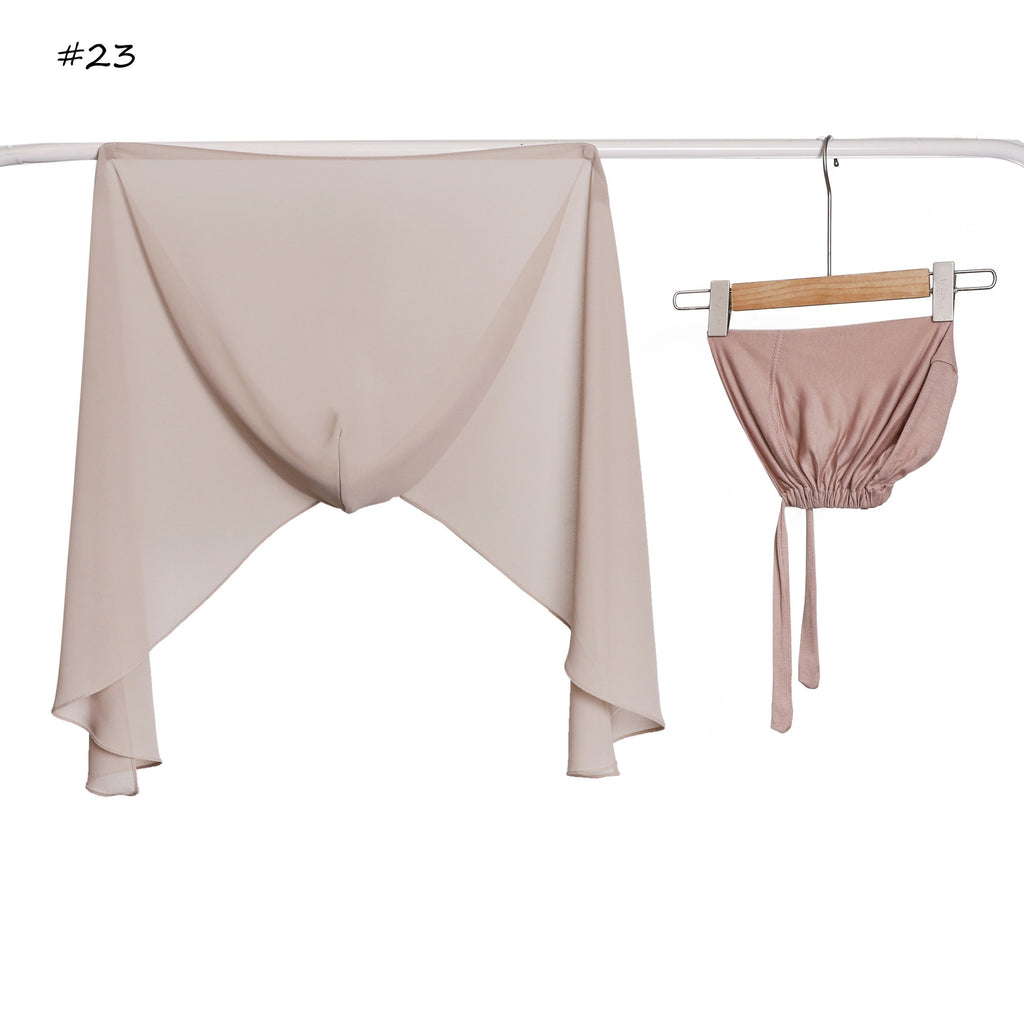 Set à capuche et foulard de même couleur