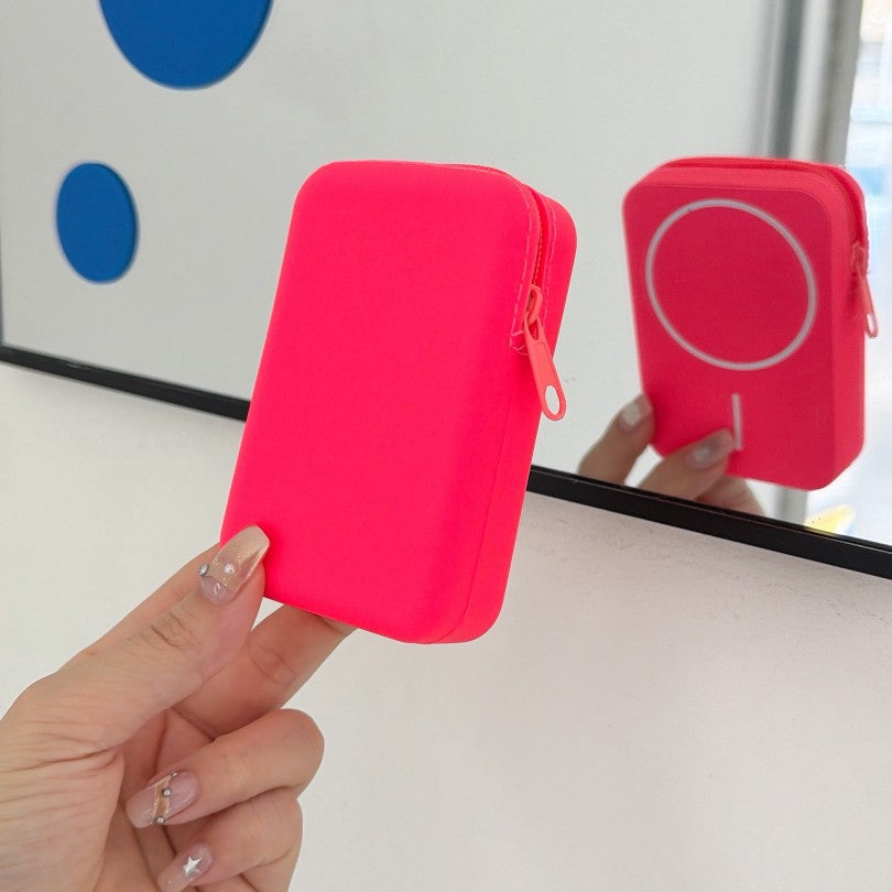 Pièce magnétique en silicone et support de carte avec poche de stockage de support