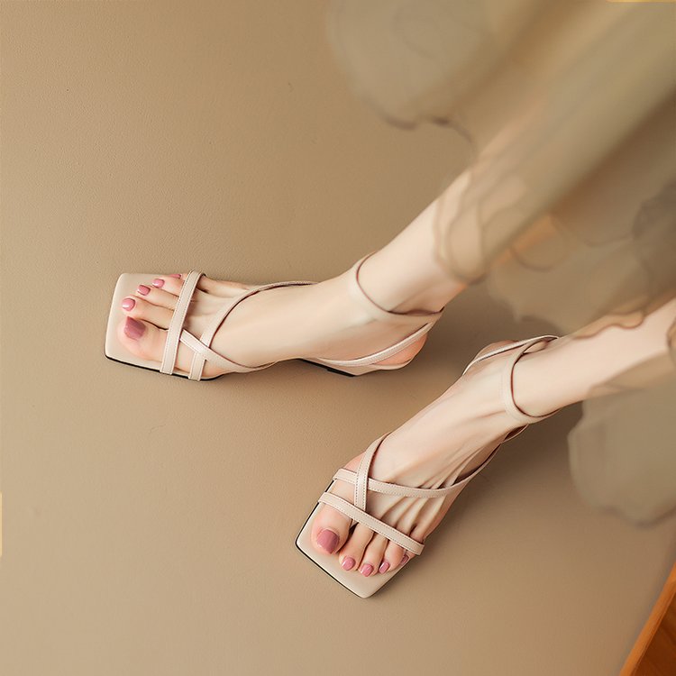 Sandales d'été à pointes haute de gamme pour femmes Square Toe String One Band Invisible Height In
