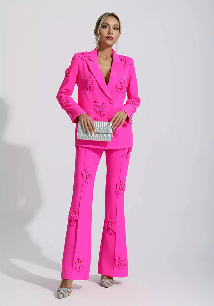 Costume de femme moyen et élégant