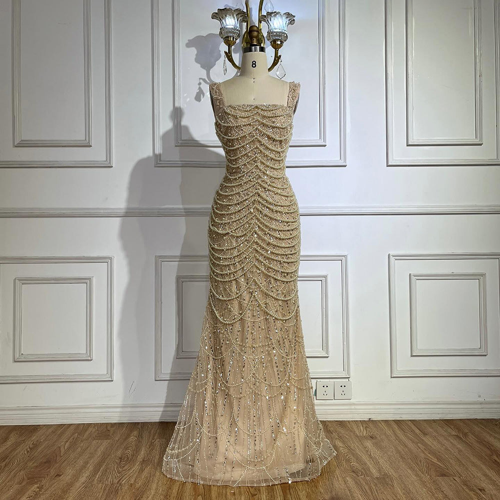 Robe de perles haute de gamme de luxe légère élégamment nu