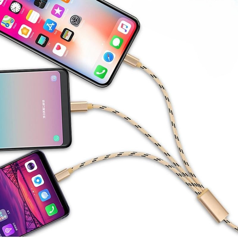 Câble de recharge de téléphones portables 3 en un