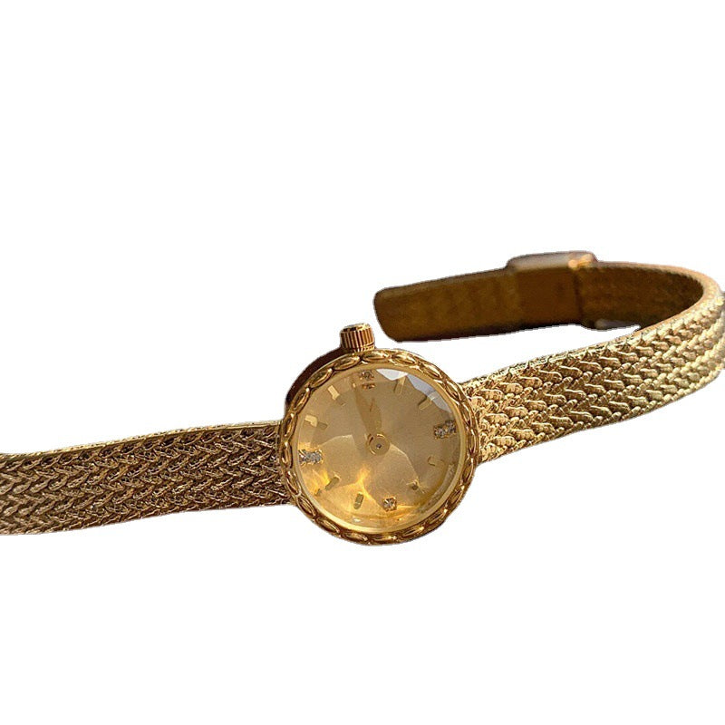 Vieille montre carrée pour les femmes Un design Dainty Mini Square avec un motif de blé