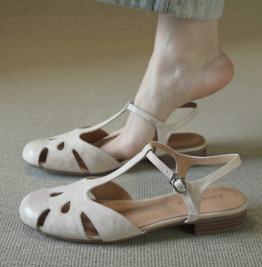 Femmes Retro T-Strap Cutout Petal orteil fermé Sandales sans dos