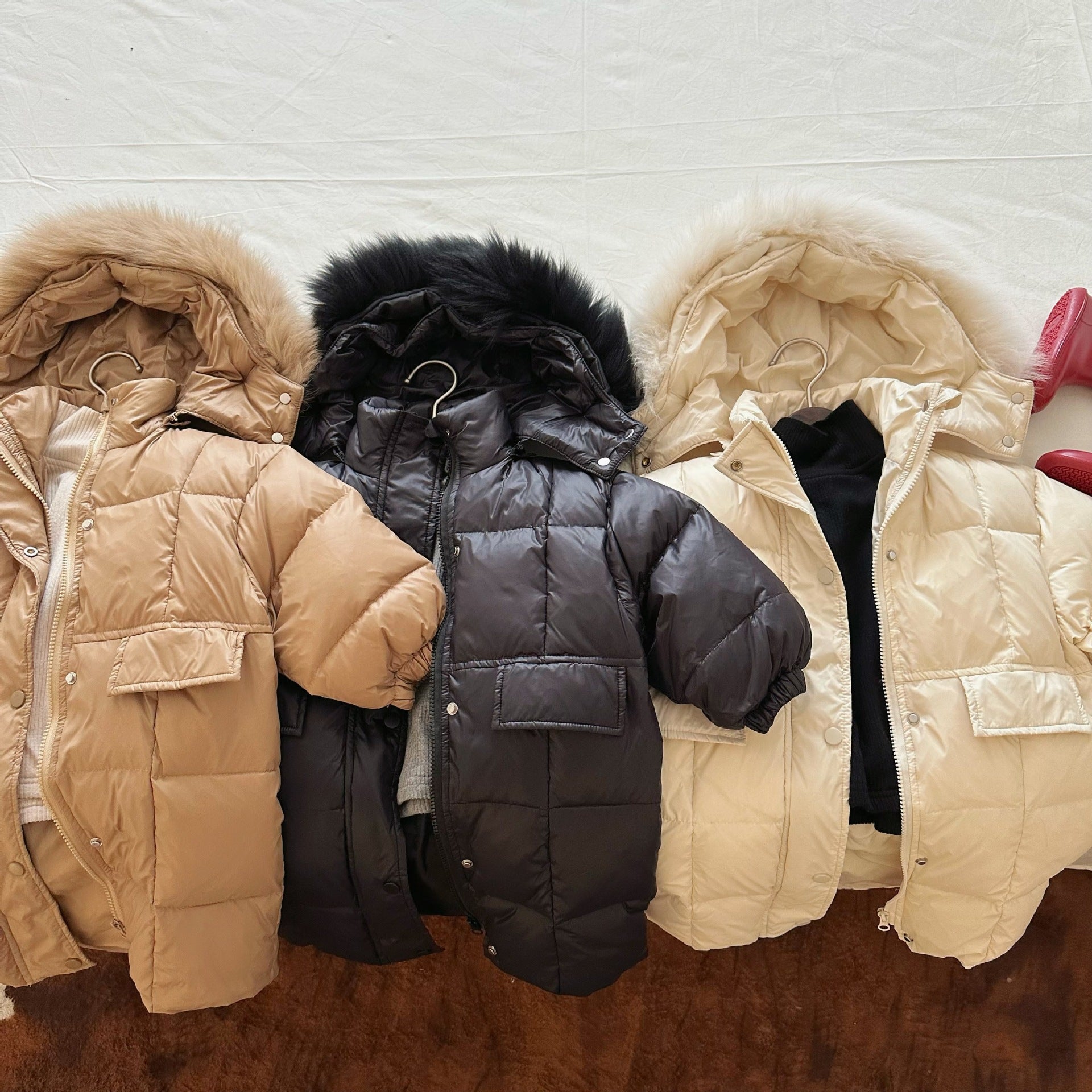 Solide couleur de fourrure collier vers le bas veste bébé longue section