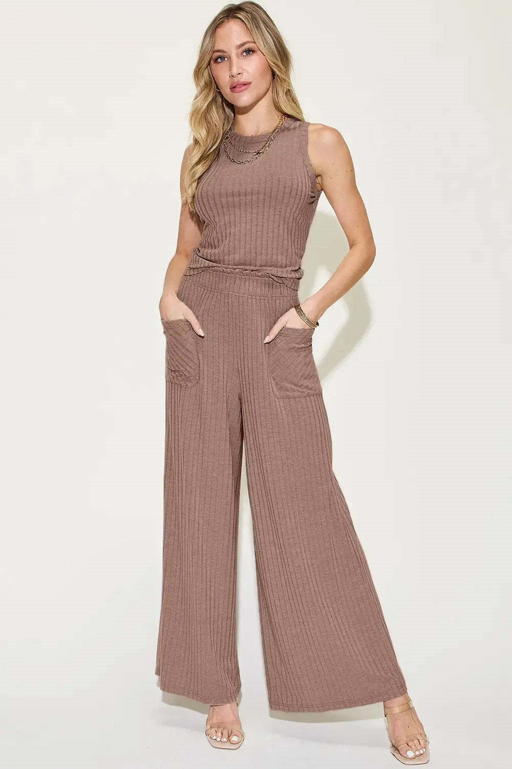 Veste sans manches à la mode et Pantalons à deux pièces en forme de col