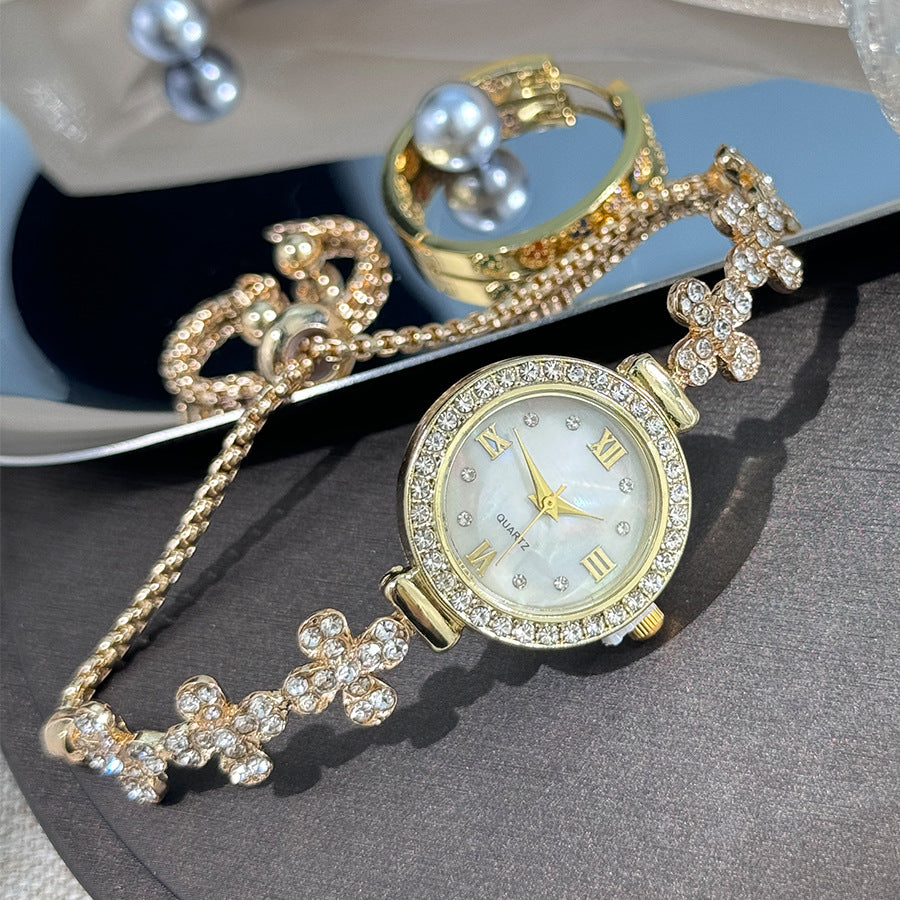Montre en forme de fleur en forme de diamant Étudiante Pull-out Bracelet