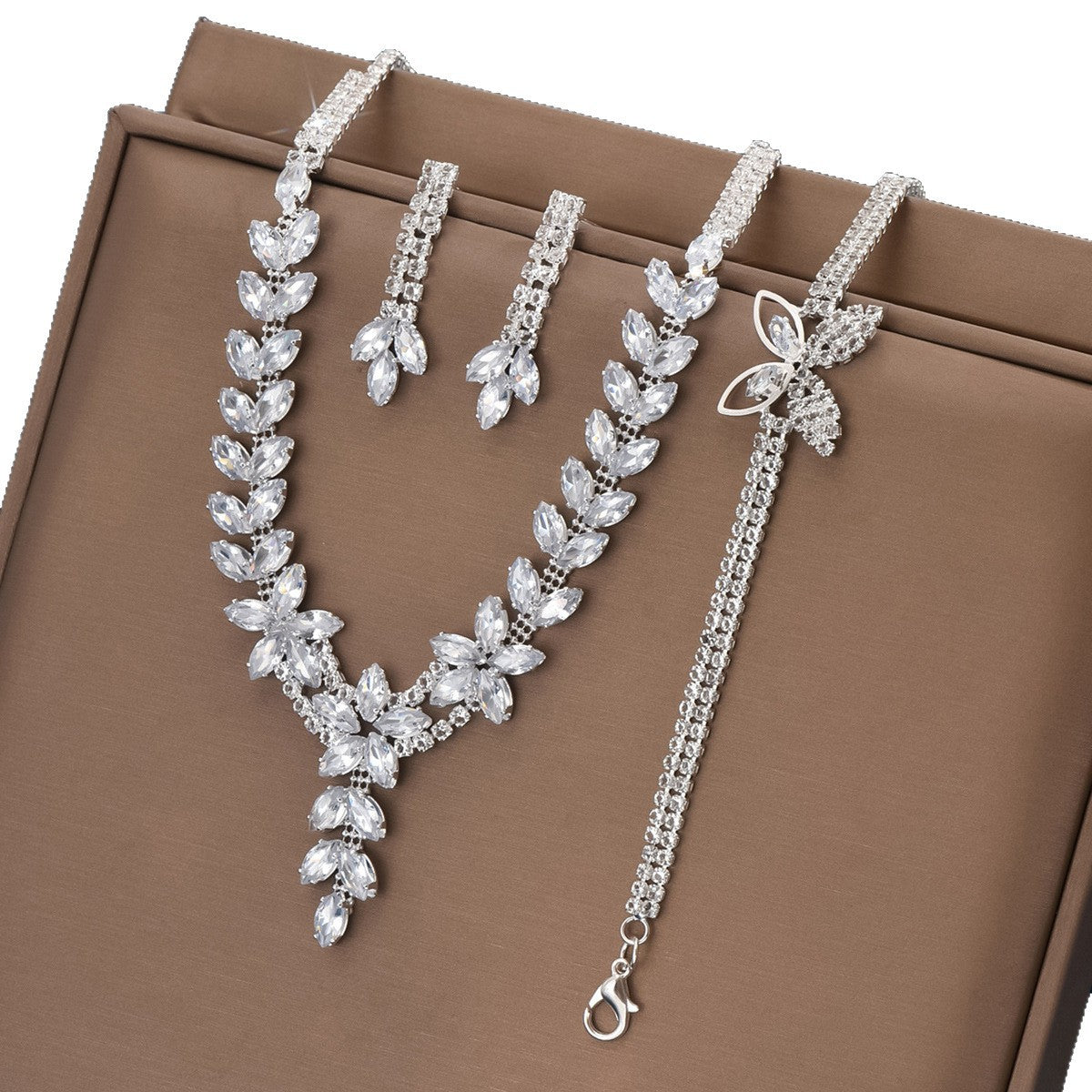 Boucles d'oreilles sucrées et haut de gamme de la fleur de blé