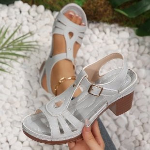 Sandales Wedge de plus grande taille avec un design peep-toe