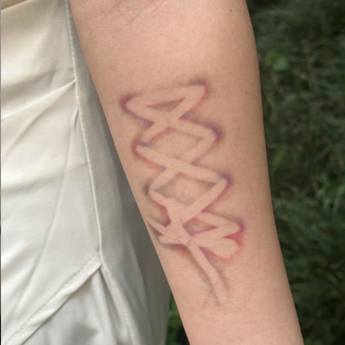 Simulation waterproof and durable color-tinted tattoo sticker