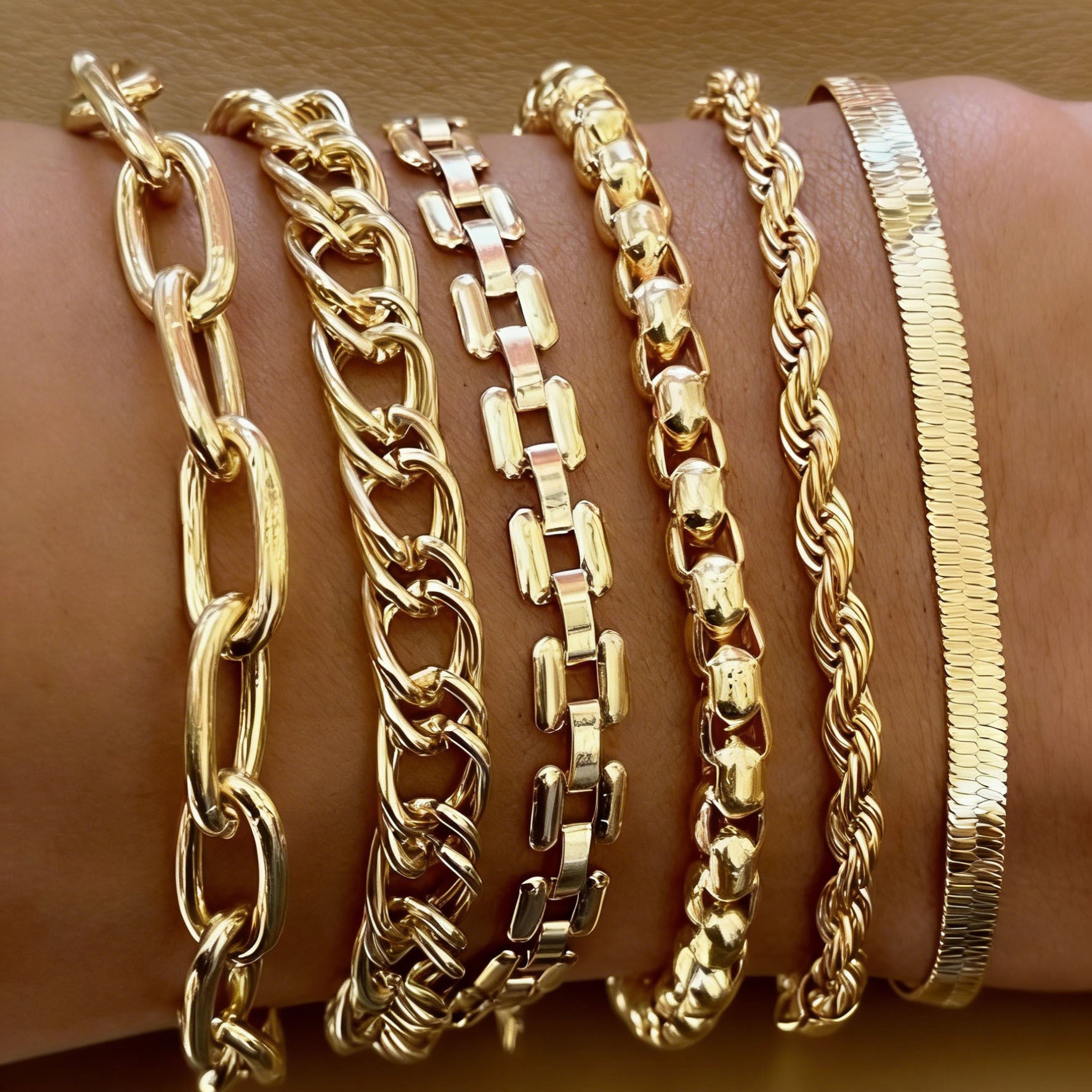 Ensemble de bracelets pour femmes de base en alliage européen et américain
