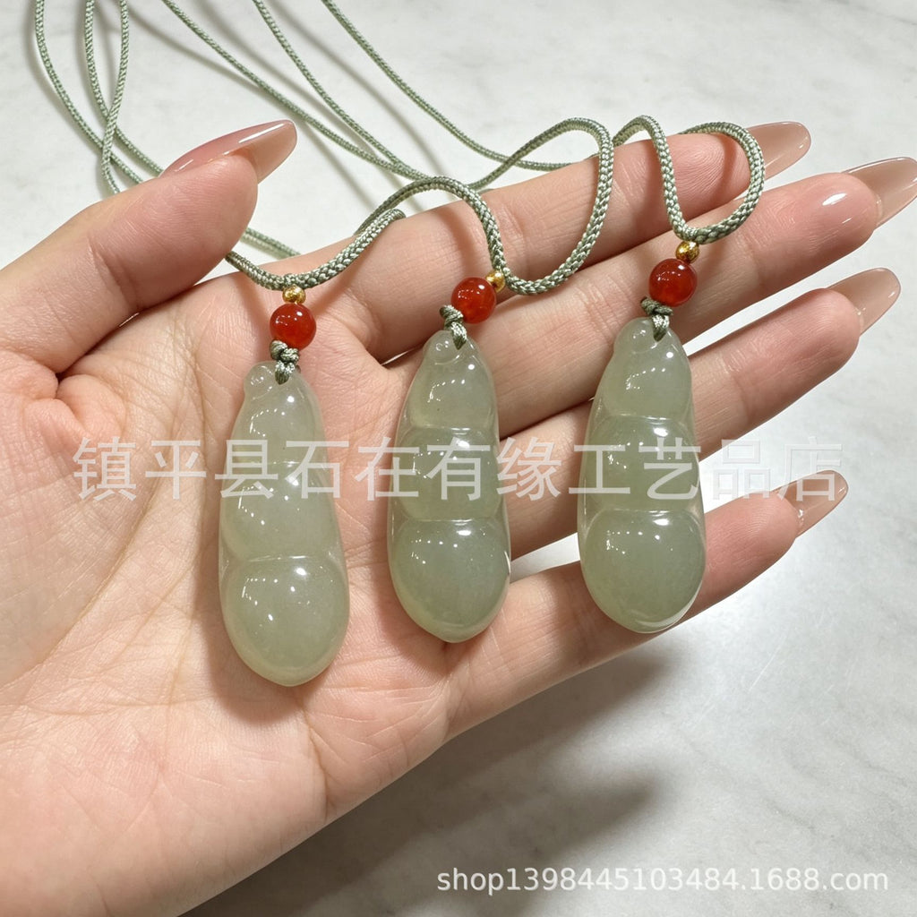 Pendentif aventurine naturel dans l'eau claire couleur
