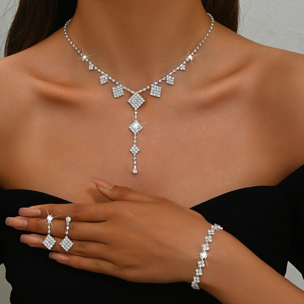 Boucles d'oreilles géométriques Rhombus diamantées simples