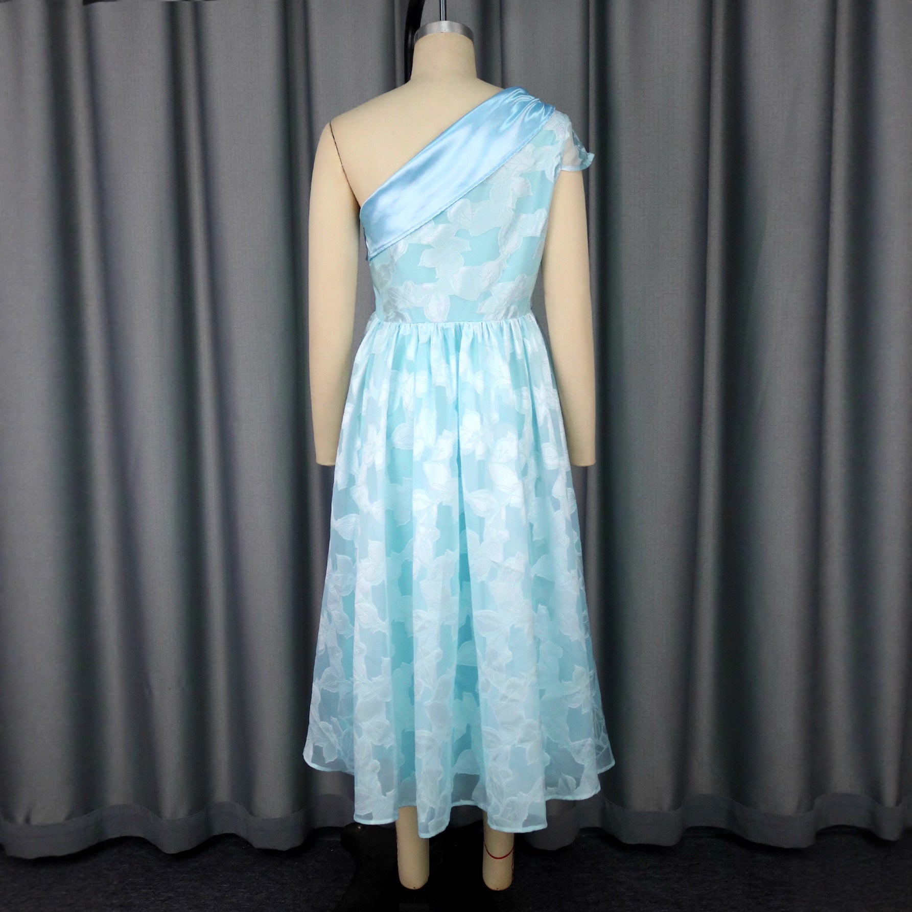 Robe de soirée contrastante oblique pour femmes Jacquard Robe élégante