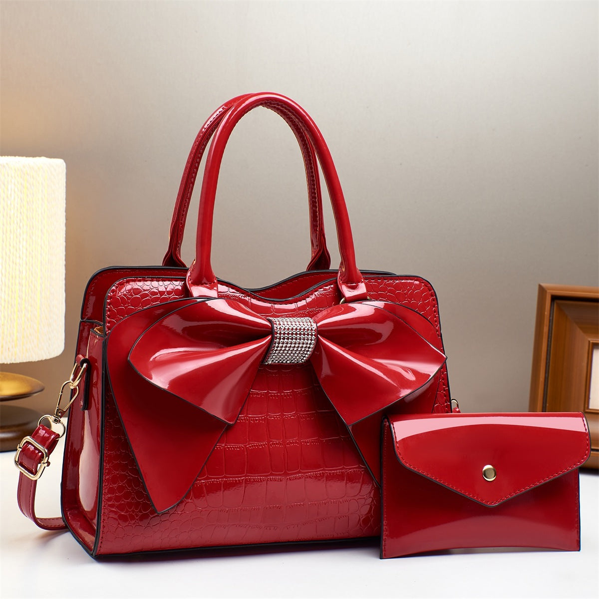 Sac à seau en cuir verni en cuir brillant à l'impression de crocodile