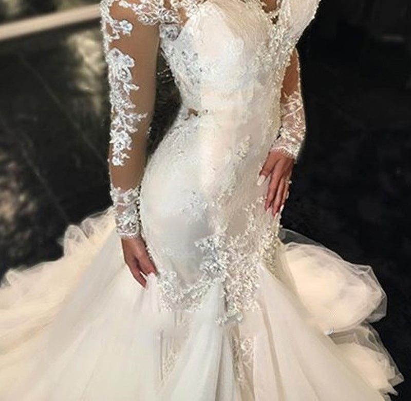 Trailing blanc Tempérament est mince et longue robe de mariée de dentelle