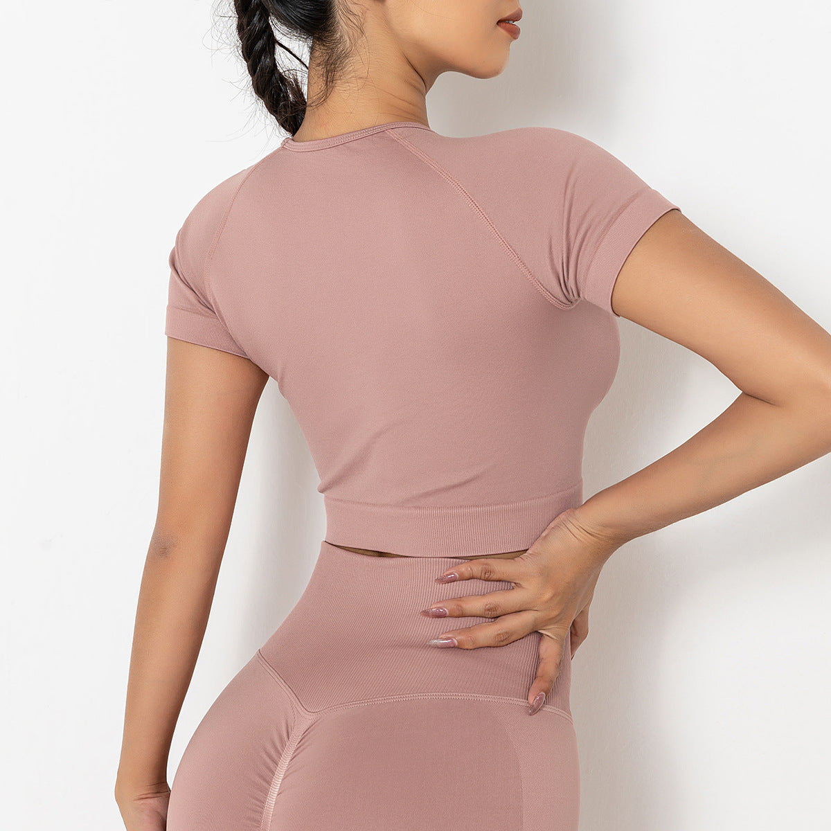 Tee-shirt sans couture tricoté en couleur solide Sports Running Fitness Yoga Porter à manches courtes
