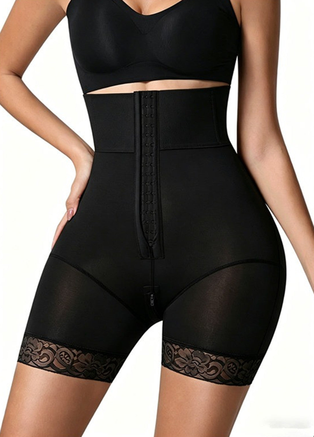 Short de forme haute pour femme