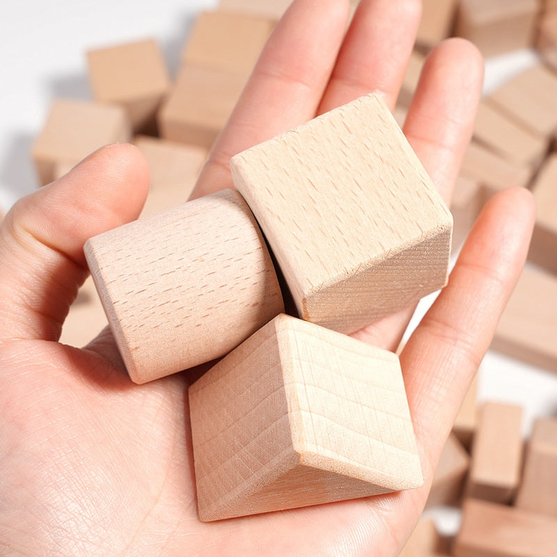 Construction et assemblage de blocs en bois massif de grande pièce pour maternelles