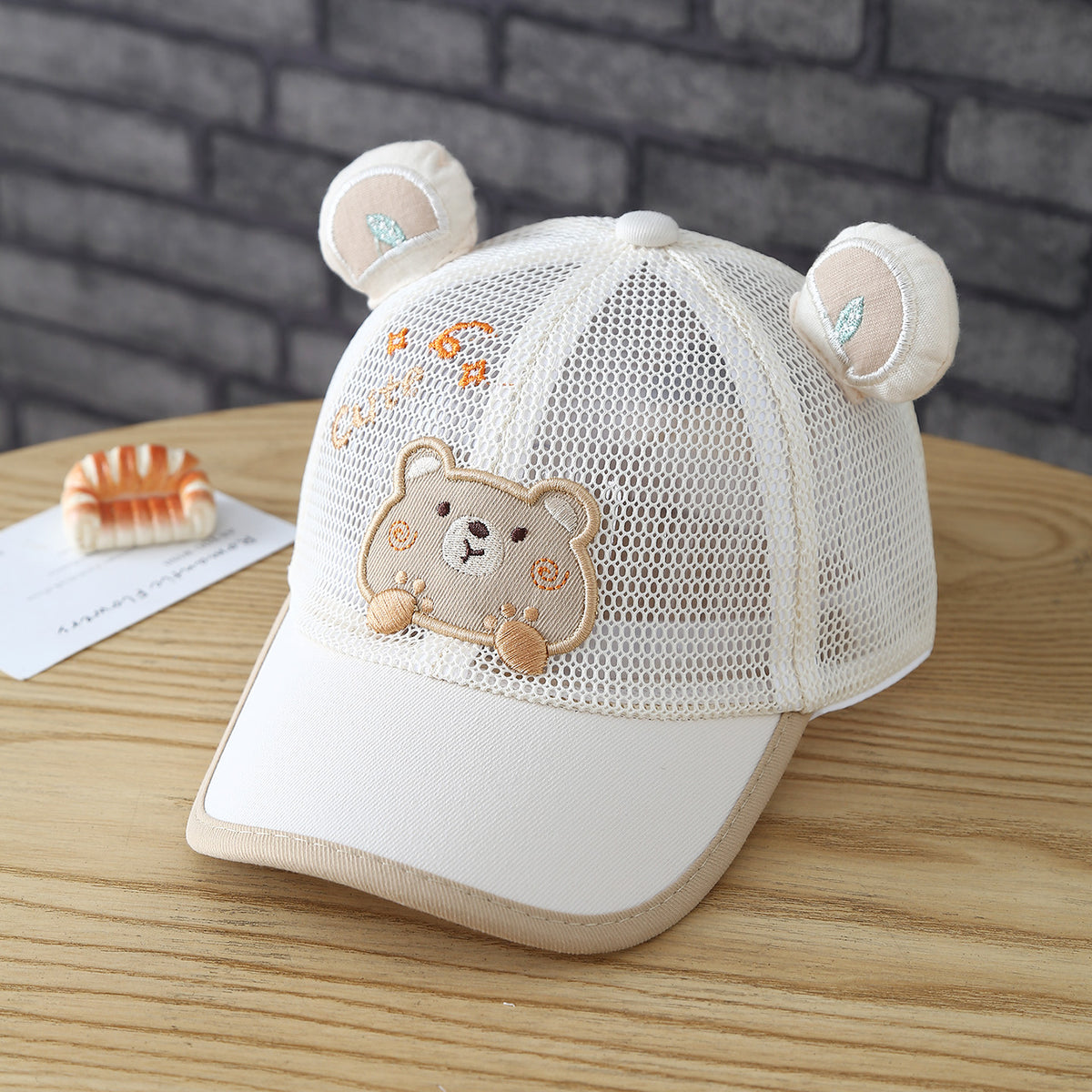 Animal de cartoon brodé doux et adorable pour enfants. Jolie casquette de baseball avec Brim. Ava