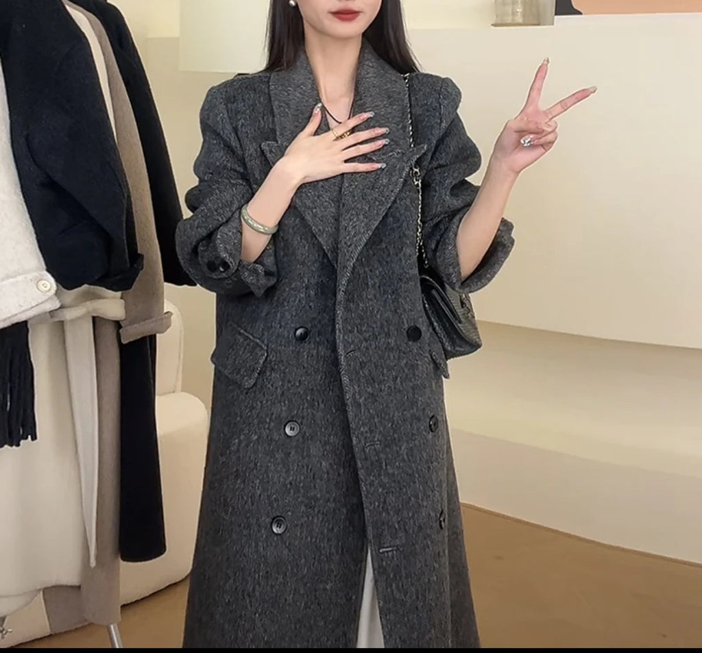 Manteau de laine double face pour femmes avec un collier de costume