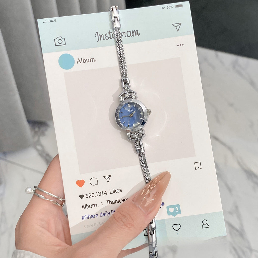 Montre en alliage élégant et minimaliste pour femmes
