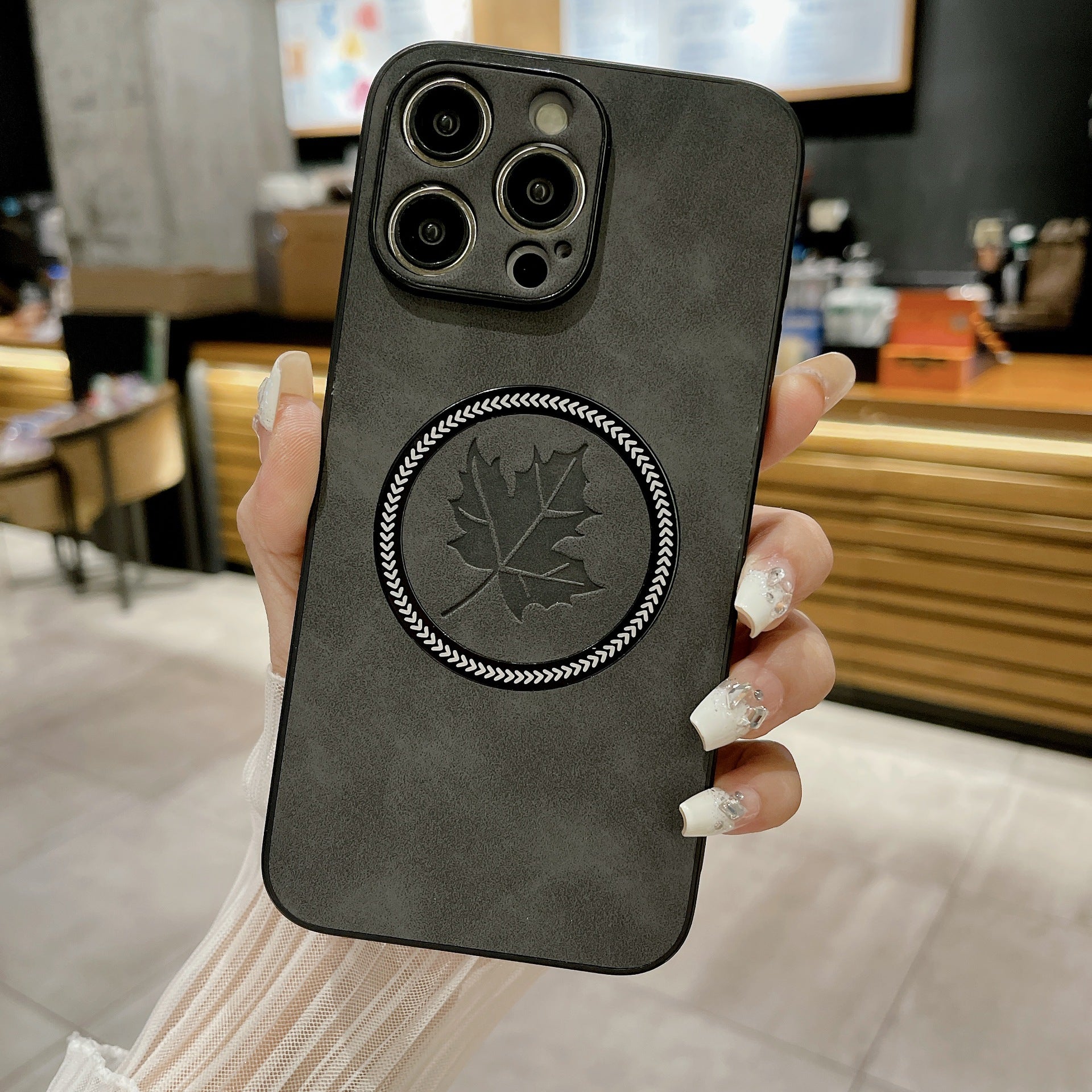 Magnetic Lambskin Maple Leaf Téléphone cellulaire Shell