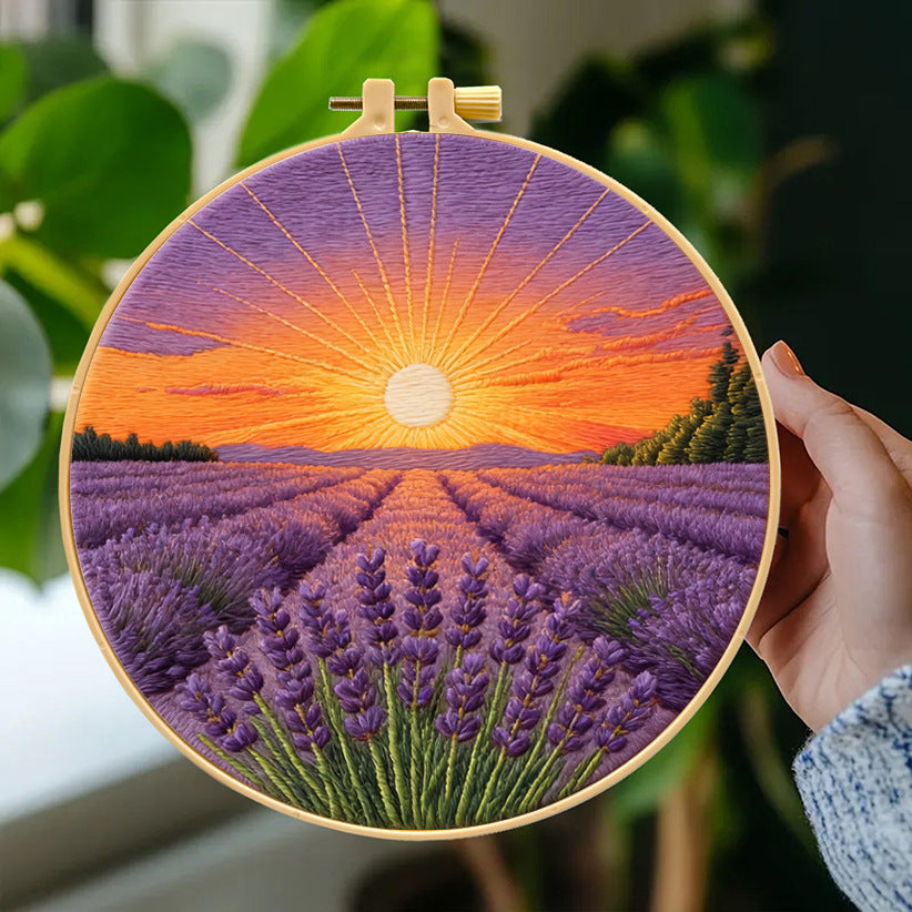 Trousse de broderie en champ de lavande