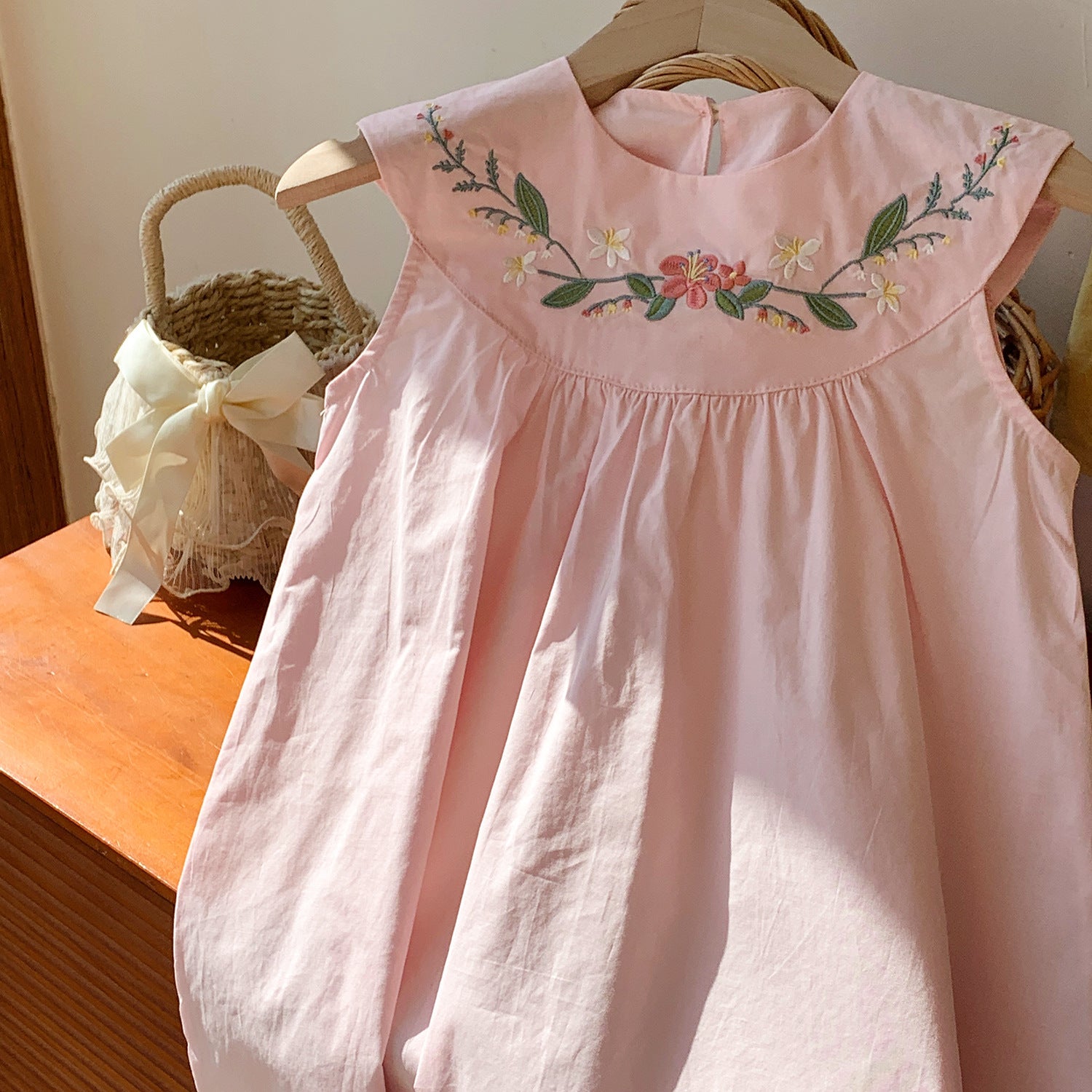 Robe sans manches à la française pour filles
