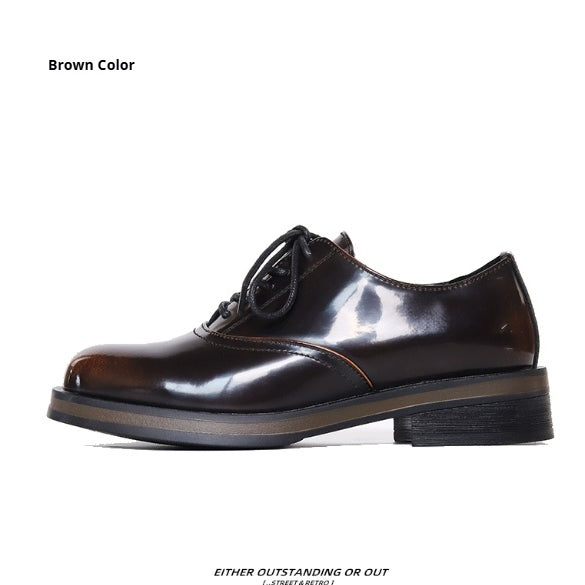 Hommes chaussures en cuir deux tons épais sont parfaits pour les deux occasionnels et d'usure