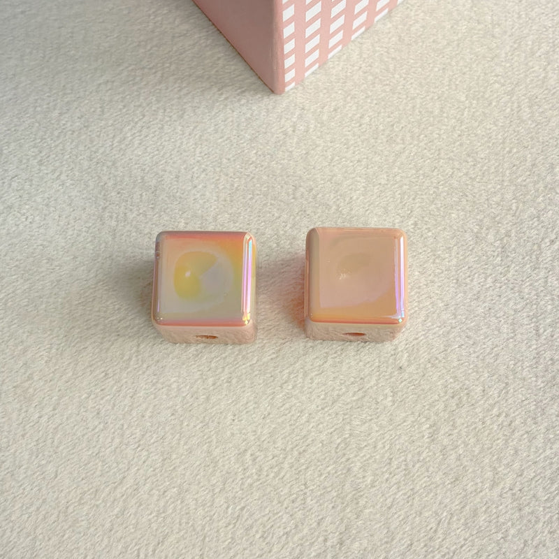 Perles en Cube acrylique plaqué UV