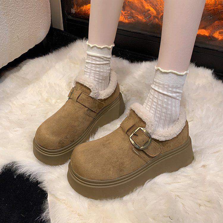 Pantoufles poilues avec des chaussures de coton en velours pour femmes